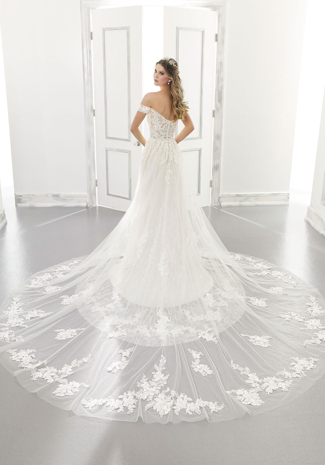 Wedding dress 884