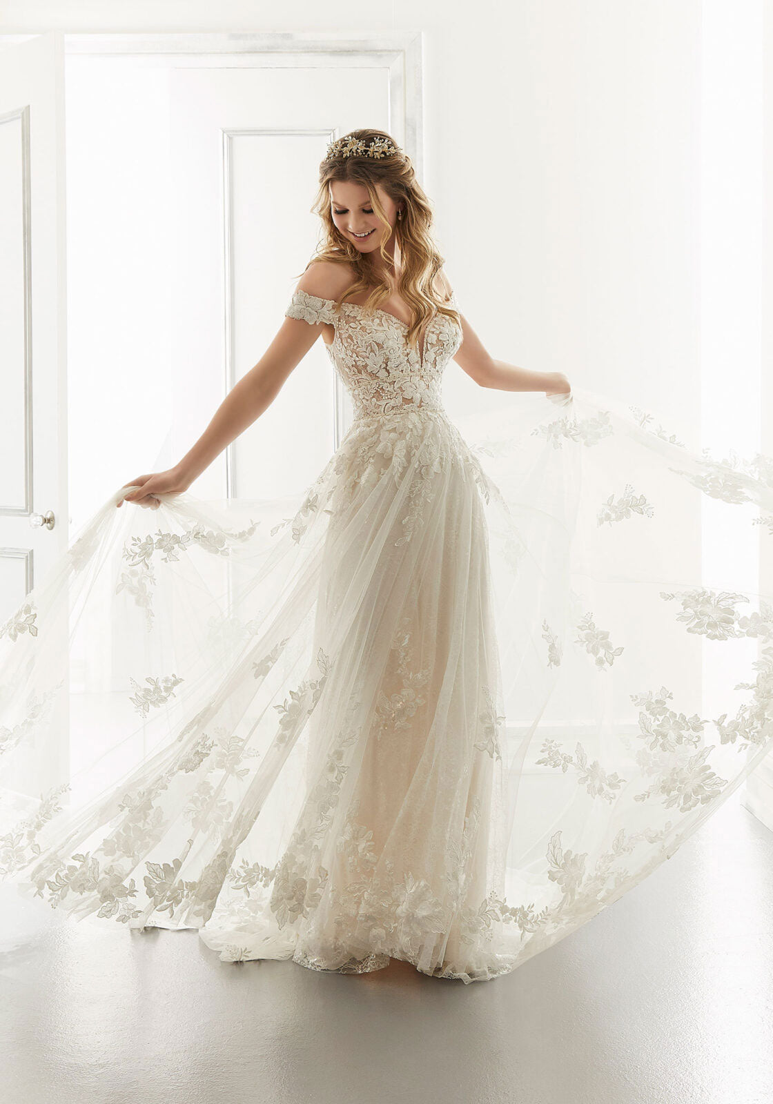 Wedding dress 884